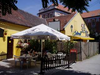 Komárom (Komárno), Király püspök u. 10. 1.kép.jpg Komárom (Komárno), Király püspök u. 10. 1.kép.jpg